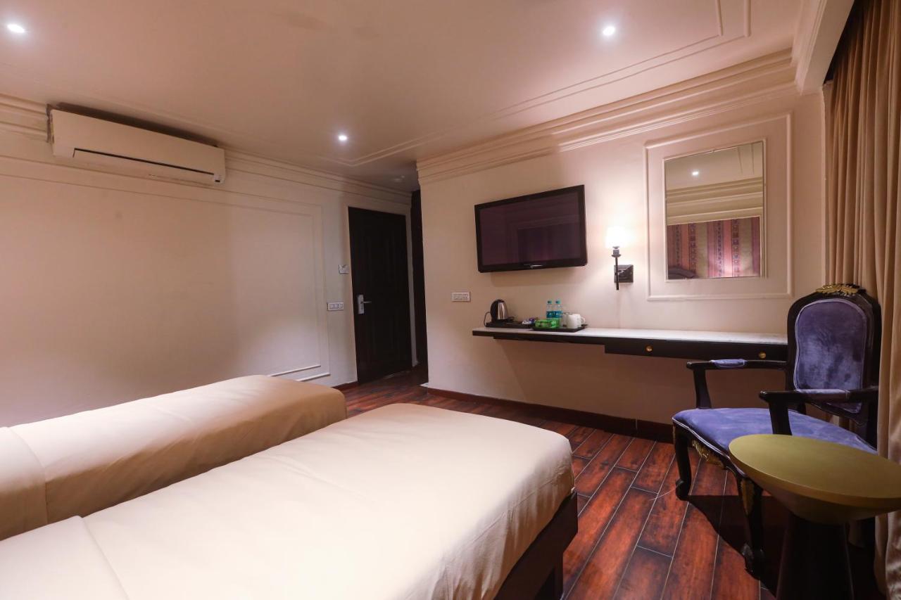 The Saga Hotel New Delhi Eksteriør bilde