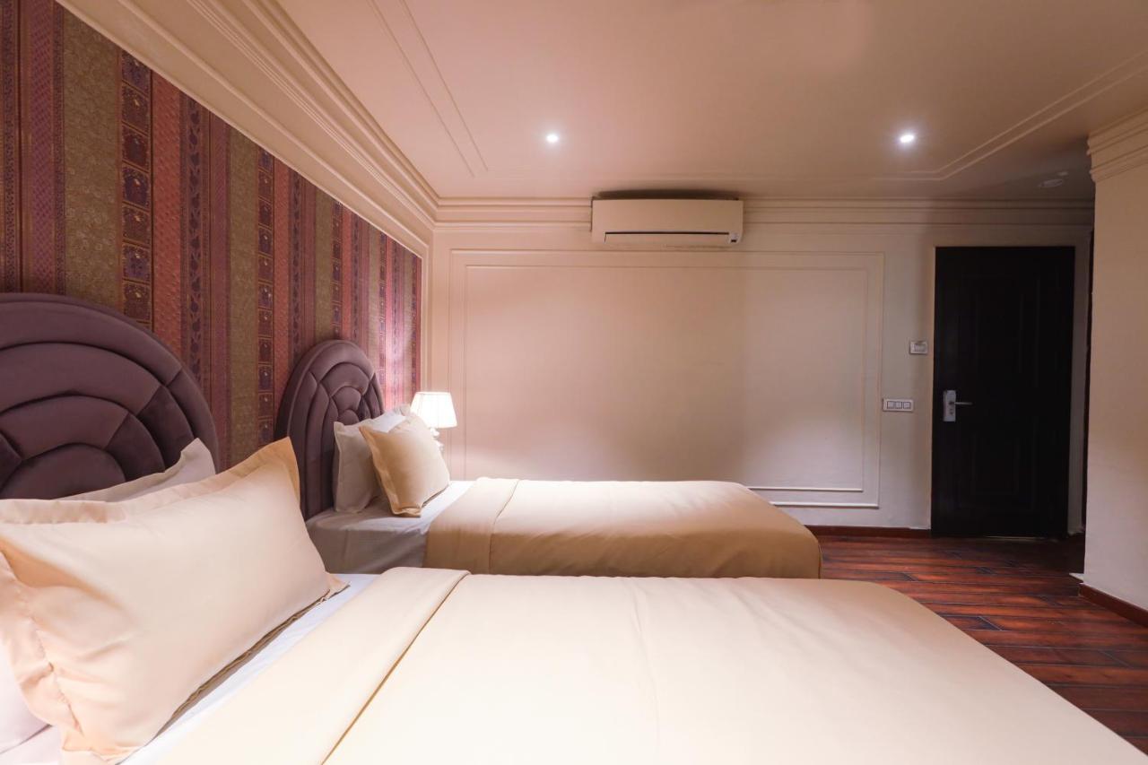 The Saga Hotel New Delhi Eksteriør bilde